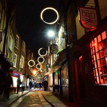 アパート Aldwark View With Free Parking *