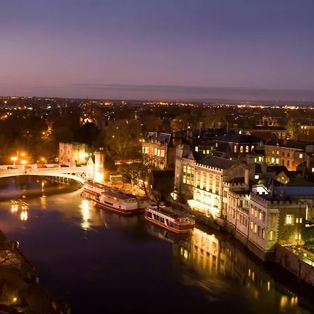 Apartment Aldwark View With Free Parking *