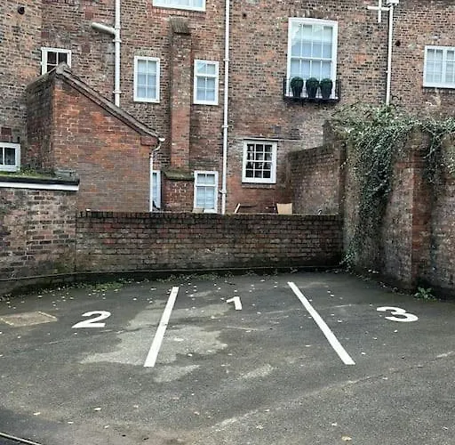 Lägenhet Aldwark View With Free Parking York